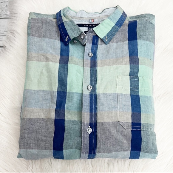 Tommy Hilfiger custom fit plaid button down Size XL - Picture 2 of 6